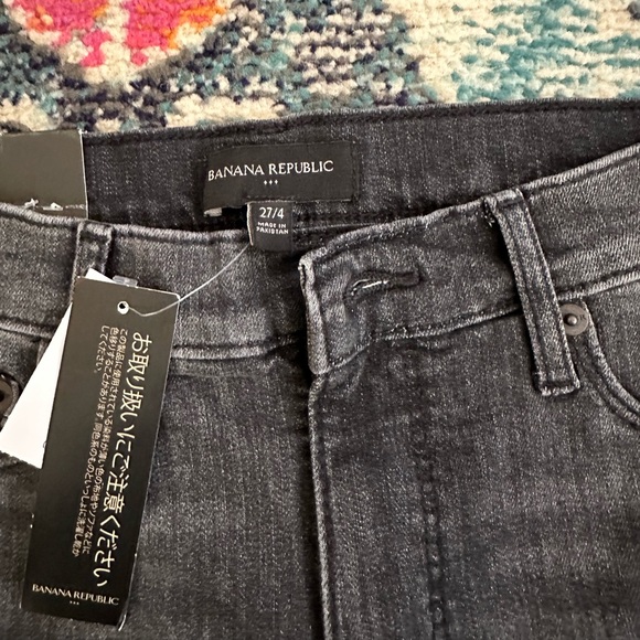 NWT Banana Republic Factory Bermuda Black Wash Jean Short Sz 4 - Picture 4 of 5